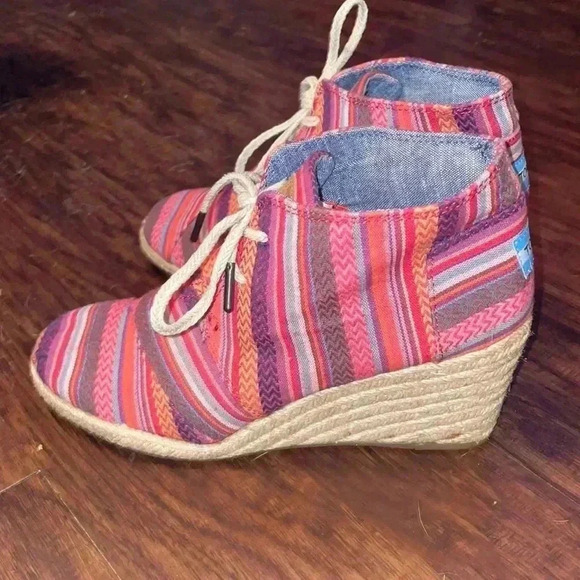 Tom Wedges - Picture 2 of 6